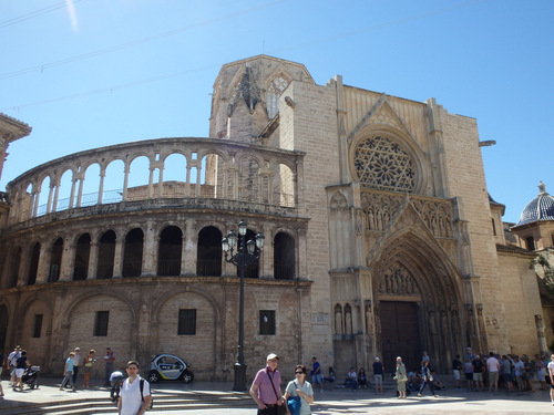 Basilica de Virgen de Los Desamparados.